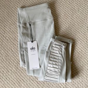 Alo yoga leggings, size S
